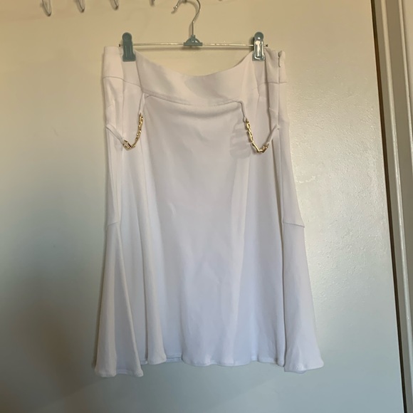 VDP~ Collection Skirt - Picture 2 of 10